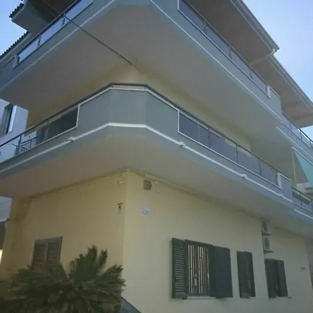 ホテル House